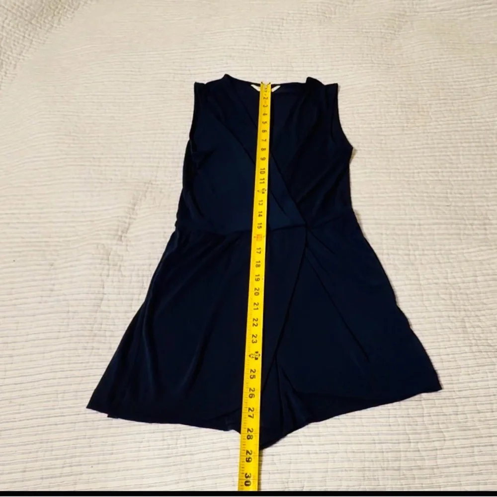 BCBGeneration navy blue mini romper, sz xs, v neck with snap, barely used - Picture 6 of 9